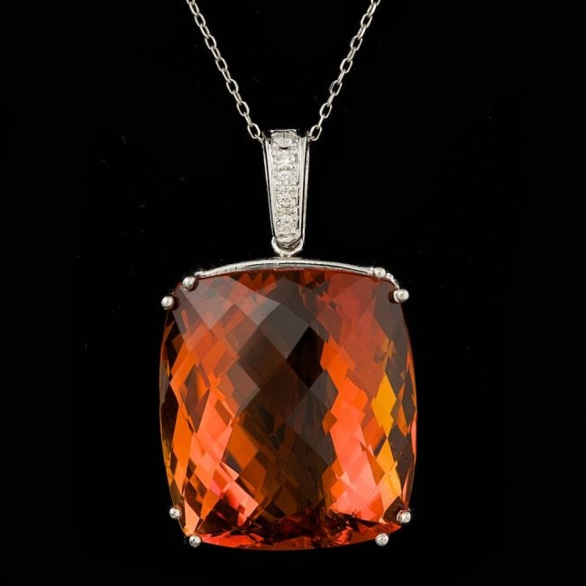 14k Gold 64.00ct Citrine 0.20ct Diamond Pendant: Retail: $9,800.00 ****** 14k Gold 64.00ct Citrine 0.20ct Diamond Pendant ****** Metal: 14k Solid White Gold / Size: 18 / Total Item Weight: 19.0 grams / Country Made: United States / / Main Stone: Cit