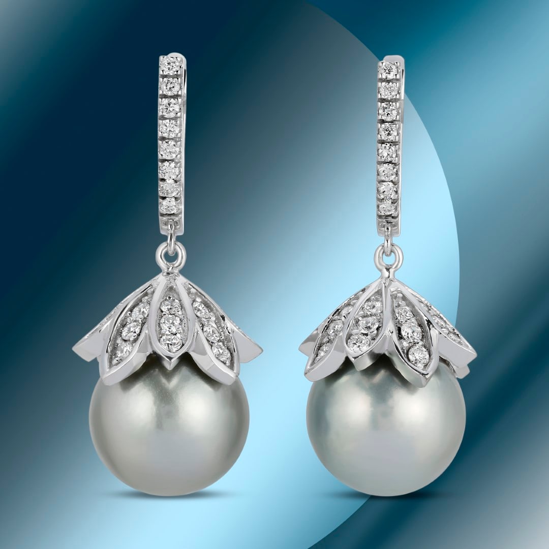 14K Gold 14mm Tahitian Pearl & 2.35cts Diamond Earrings: Retail: $15,210***** 14K Gold 14mm Tahitian Pearl & 2.35cts Diamond Earrings****** Metal: 14K White Gold/ Total Wt.: 18.1g/ Country Made USA// Main Stone: Pearl / Measurements: 14mm / Treatment: None/