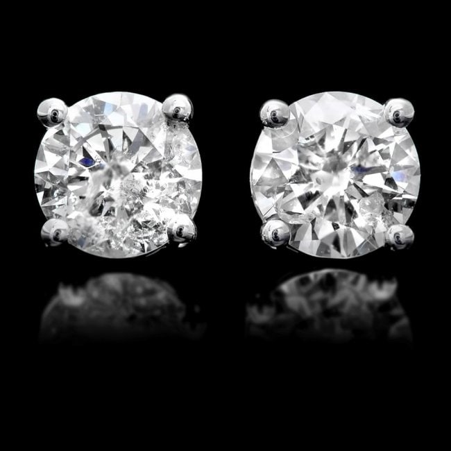 14k White Gold 1.60ct Diamond Earrings: Retail: $8,900.00 ****** 14k White Gold 1.60ct Diamond Earrings ****** Metal: 14k Solid White Gold / Total Item Weight: 1.5 grams / Country Made: United States / / Main Stone: Diamond / Color: White /