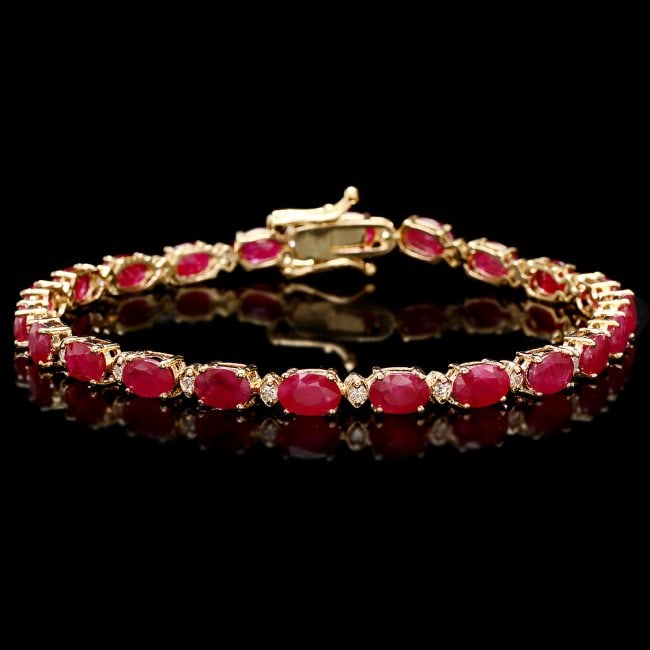 14k Gold 11.50ct Ruby 0.40ct Diamond Bracelet: Retail: $7,800.00 ****** 14k Gold 11.50ct Ruby 0.40ct Diamond Bracelet ****** Metal: 14k Solid Yellow Gold / Size: 7.5 / Total Item Weight: 9.5 grams / Country Made: United States / / Main Stone: Ruby