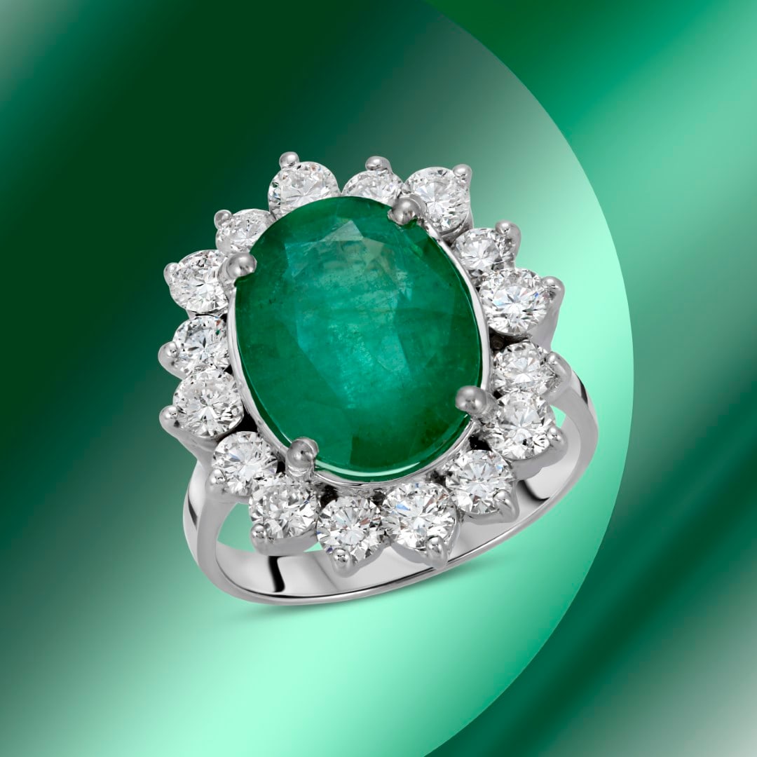 14K Gold 6.11cts Emerald & 1.94cts Diamond Ring: Retail: $23,735***** 14K Gold 6.11cts Emerald & 1.94cts Diamond Ring****** Metal: 14K White Gold/ Total Wt.: 6.6g/ Country Made USA// Main Stone: Emerald / Carat Total Wt: 6.11cts / Treatment: None / 