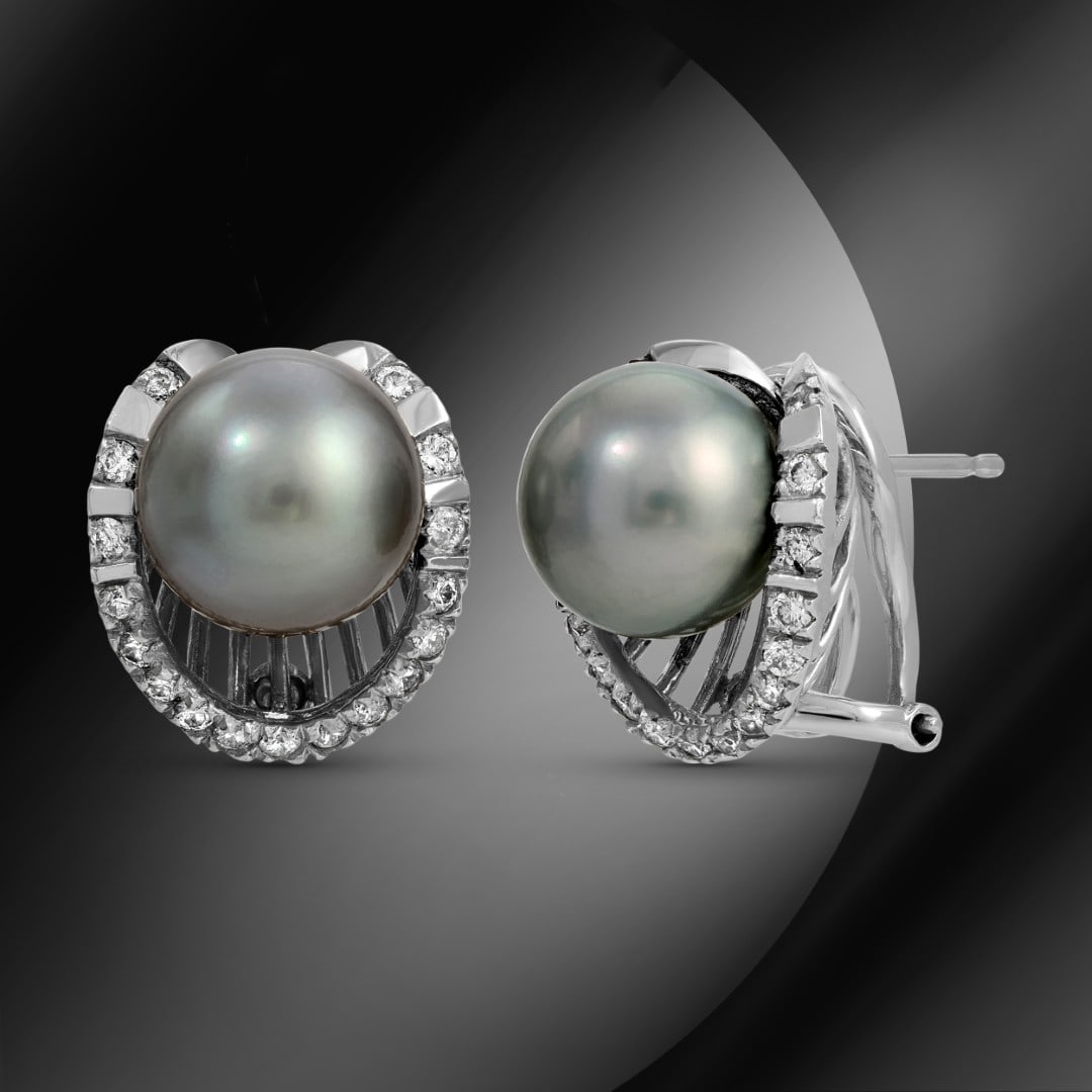 14K Gold 10mm Tahitian Pearl & 0.71cts Diamond Earrings: Retail: $7,960*****14K Gold Tahitian Pearl & Diamond Earrings*****Metal: 14K White Gold/ Total Wt.: 8.2g / Country Made US// Main Stone: Tahitian Pearl / Carat Total Wt.:none / Measurements: 10mm / Tr