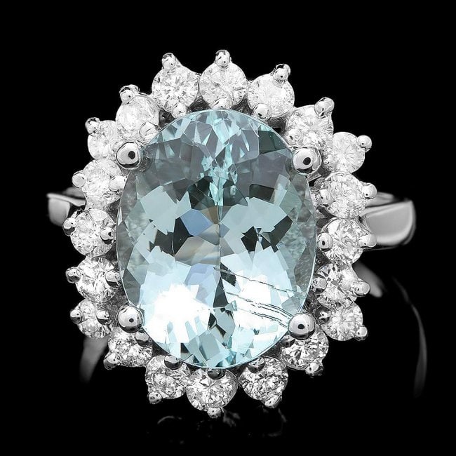 14k Gold 5.00ct Aquamarine 1.00ct Diamond Ring: Retail: $6,900.00 ****** 14k Gold 5.00ct Aquamarine 1.00ct Diamond Ring ****** Metal: 14k Solid White Gold / Total Item Weight: 6.5 grams / Country Made: United States / / Main Stone: Aquamarine / Col