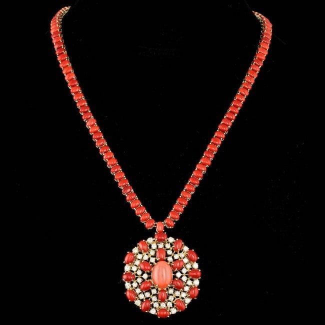 14k Gold 66ct Coral 4.40ct Diamond Necklace: Retail: $42,600.00 ****** 14k Gold 66ct Coral 4.40ct Diamond Necklace ****** Metal: 14k Solid Yellow Gold / Size: 18.5 / Total Item Weight: 55.0 grams / / Main Stone: Coral / Color: Orange / Carat Tot