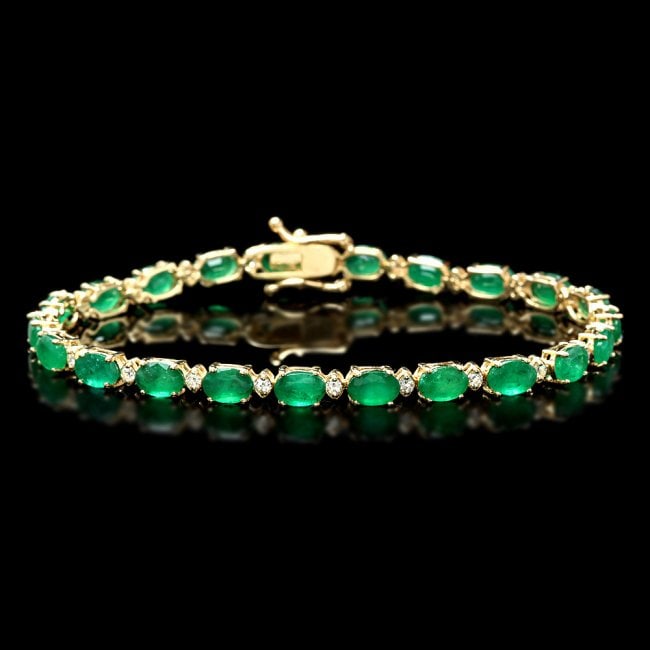 14k Gold 10ct Emerald 0.60ct Diamond Bracelet: Retail: $11,680.00 ****** 14k Gold 10ct Emerald 0.60ct Diamond Bracelet ****** Metal: 14k Solid Yellow Gold / Size: 7.25 / Total Item Weight: 9.0 grams / Country Made: United States / / Main Stone: Em