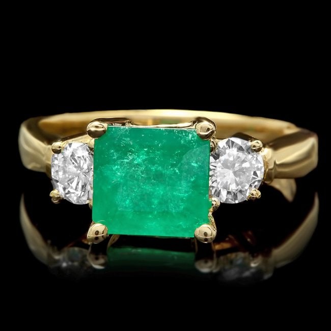 14k Gold 2.00ct Emerald 0.60ct Diamond Ring: Retail: $8,700.00 ****** 14k Gold 2.00ct Emerald 0.60ct Diamond Ring ****** Metal: 14k Solid Yellow Gold / Size: 7 / Total Item Weight: 5.0 grams / Country Made: United States / / Main Stone: Emerald 