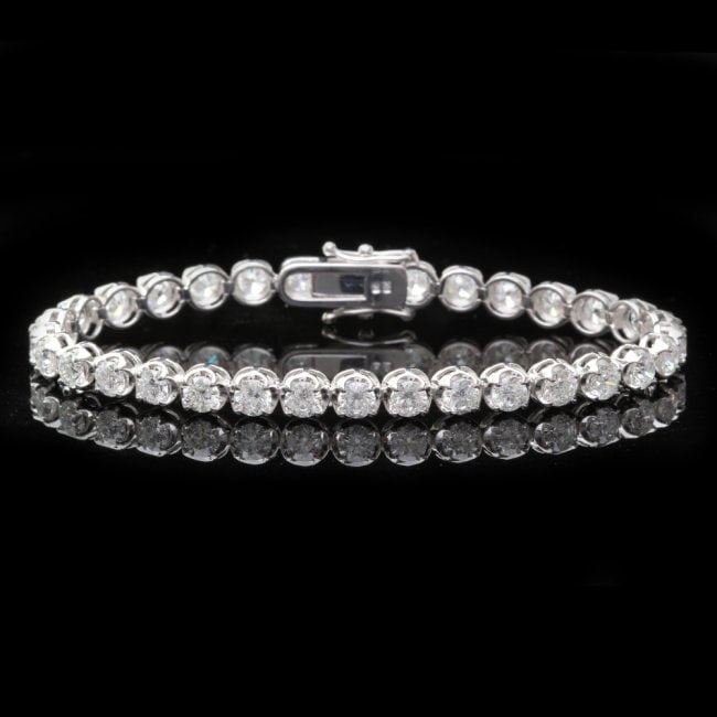 18k White Gold 8.50ct Diamond Bracelet: Retail: $38,250.00 ****** 18k White Gold 8.50ct Diamond Bracelet ****** Metal: 18k Solid White Gold / Size: 7 / Total Item Weight: 14.0 grams / Country Made: United States / / Main Stone: Diamond / Co
