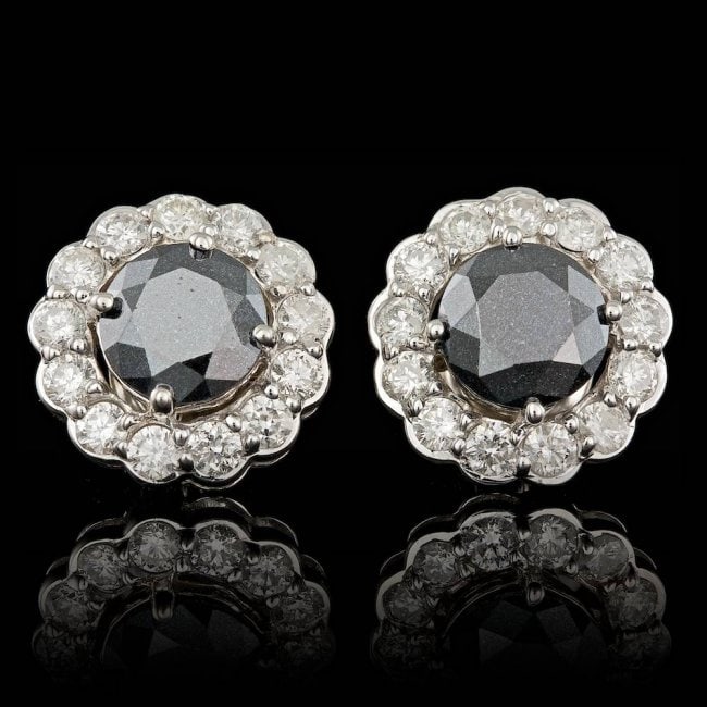 14k White Gold 6ct Diamond Earrings: Retail: $8,500.00 ****** 14k White Gold 6ct Diamond Earrings ****** Metal: 14k Solid White Gold / Total Item Weight: 5.0 grams / Country Made: United States / / Main Stone: Diamond / Color: Black / Ca