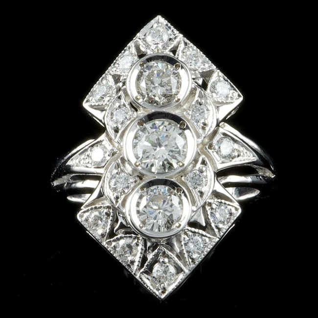 14k White Gold 1.70ct Diamond Ring: Retail: $7,300.00 ****** 14k White Gold 1.70ct Diamond Ring ****** Metal: 14k Solid White Gold / Size: 7 / Total Item Weight: 8.0 grams / / Main Stone: Diamond / Color: White / Carat Total Weight: 1.7