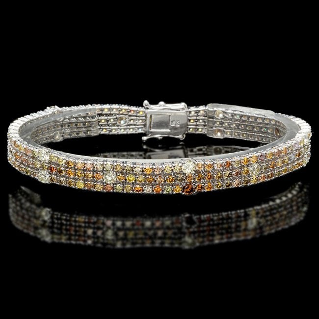 18k White Gold 8.50ct Diamond Bracelet: Retail: $44,500.00 ****** 18k White Gold 8.50ct Diamond Bracelet ****** Metal: 18k Solid White Gold / Size: 7 / Total Item Weight: 22.5 grams / Country Made: United States / / Main Stone: Diamond / Co