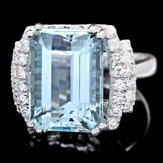 14k Gold 10ct Aquamarine 0.63ct Diamond Ring: Retail: $11,500.00 ****** 14k Gold 10ct Aquamarine 0.63ct Diamond Ring ****** Metal: 14k Solid White Gold / Size: 7 / Total Item Weight: 8.0 grams / Country Made: United States / / Main Stone: Aquamar