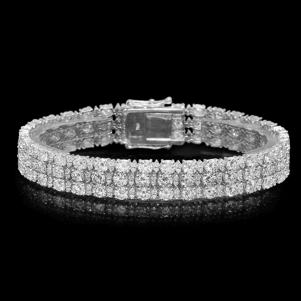18K Gold 16.95ct Diamond Bracelet: Retail: $56,780.00 ****** 18K Gold 16.95ct Diamond Bracelet ****** Metal: 18K Solid Gold / Total Item Weight: 28.4 grams / Country Made: United States / / Main Stone: Diamond / Carat Total Weight: 16.