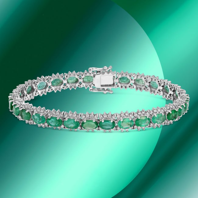 14k Gold 12.60ct Emerald 4.60ct Diamond Bracelet: Retail: $38,350.00 ****** 14k Gold 12.60ct Emerald 4.60ct Diamond Bracelet ****** Metal: 14k Solid White Gold / Size: 7 inches / Total Item Weight: 15.0 grams / Country Made: USA / / Main Stone: Emera