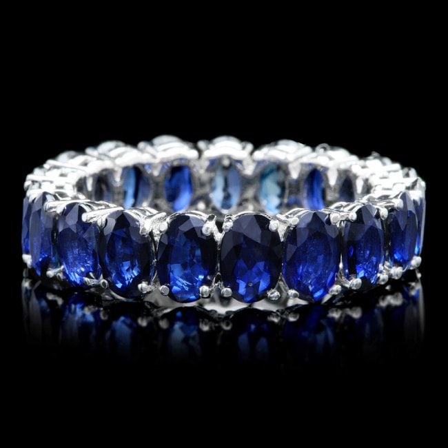 14k White Gold 10.00ct Sapphire Ring: Retail: $3,900.00 ****** 14k White Gold 10.00ct Sapphire Ring ****** Metal: 14k Solid White Gold / Size: 10 / Total Item Weight: 5.5 grams / Country Made: United States / / Main Stone: Sapphire / Colo