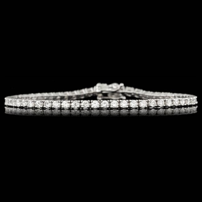 14k White Gold 3.70ct Diamond Bracelet: Retail: $22,600.00 ****** 14k White Gold 3.70ct Diamond Bracelet ****** Metal: 14k Solid White Gold / Size: 7 / Total Item Weight: 8.0 grams / Country Made: United States / / Main Stone: Diamond / Col