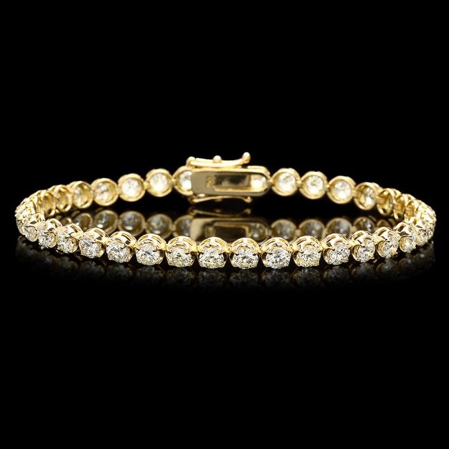18k Yellow Gold 7.60ct Diamond Bracelet: Retail: $31,400.00 ****** 18k Yellow Gold 7.60ct Diamond Bracelet ****** Metal: 18k Solid Yellow Gold / Size: 7 / Total Item Weight: 12.5 grams / Country Made: United States / / Main Stone: Diamond / 