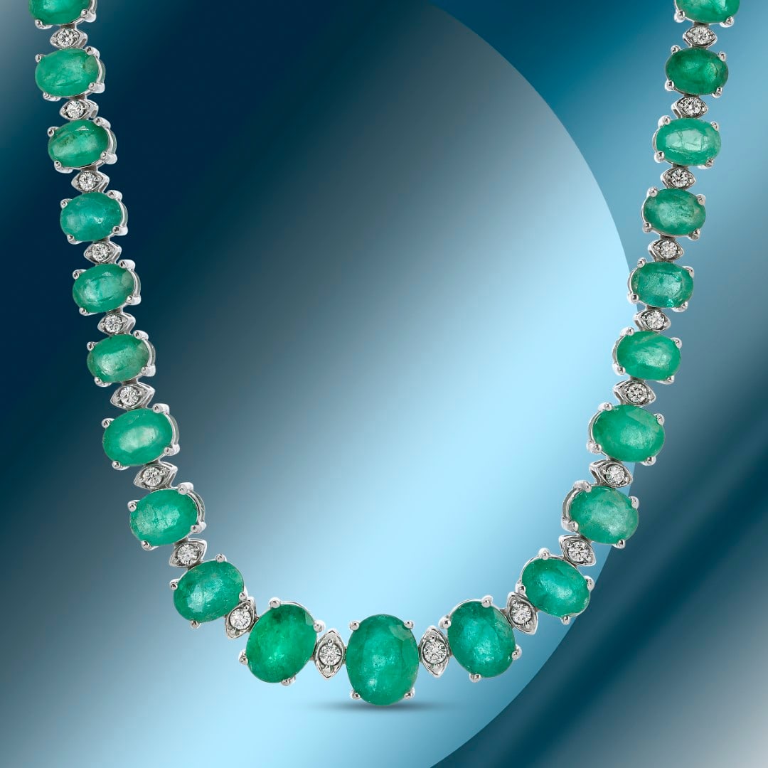 14K Gold 52.41cts Emerald & 1.80cts Diamond Necklace: Retail: $75,346***** 14K Gold 52.41cts Emerald & 1.80cts Diamond Necklace****** Metal: 14K White Gold/ Total Wt.: 40.6g/ Country Made USA// Main Stone: Emerald / Carat Total Wt: 52.41cts / Treatment: 