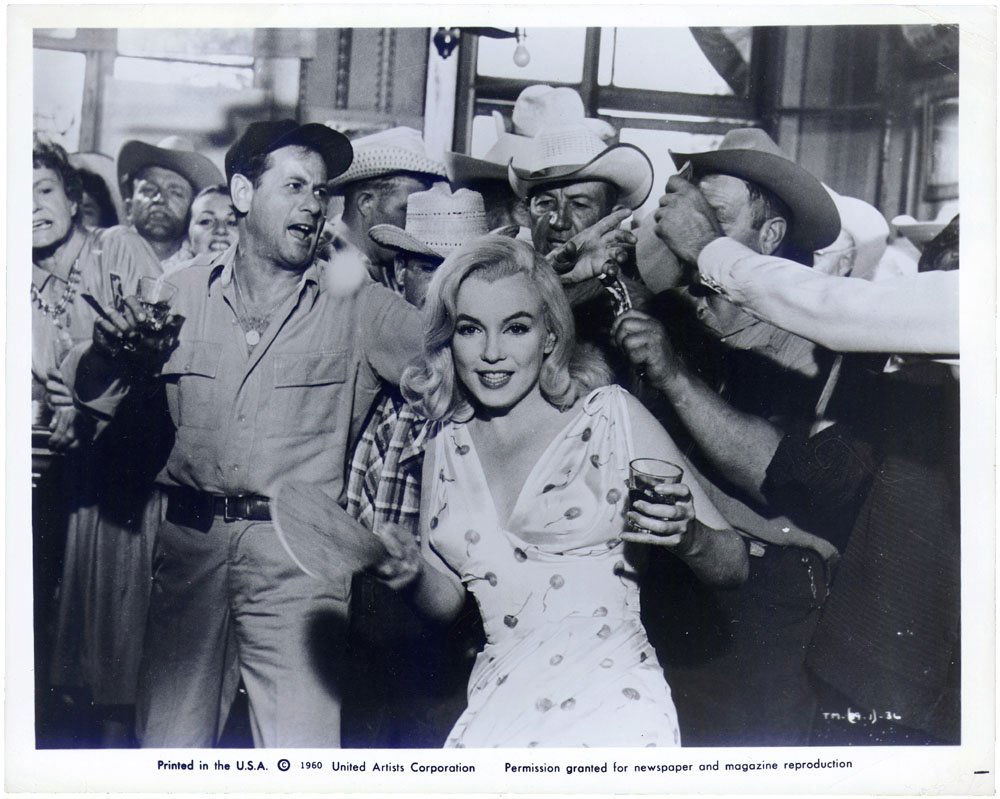 MARILYN MONROE Original Vintage 1960 Photo-The Misfits: This is an ORIGINAL vintage photo of Marilyn in the movie The Misfits.The last completed film of both Clark Gable and Marilyn Monroe. The photo is dated 1960, so it may have been a pre-release promo,
