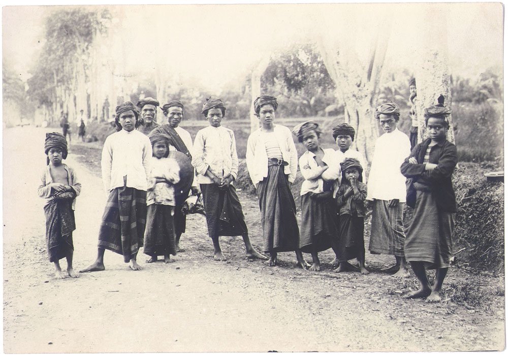 Unique Antique Photo-Javanese Tribe People & Kids-Garut: This is an original one-of-a-kind antique photograph. A wonderful candid shot of these beautiful people. Owner had many photos from China and the Tibet area; this one has writing on the back that indi