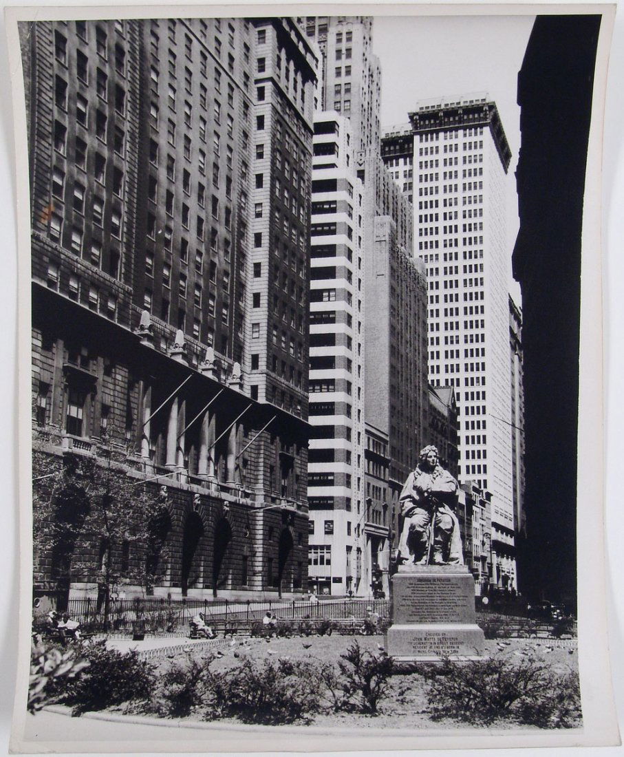 Vintage 1940s/1950s Original CARL BAKULA Photo New York: This is a vintage 1940s/1950s original Carl Bakula photograph taken in New York City. SIZE: Approx. 11" x 14". This photo is from the estate of Carl Bakula who was an Army recon photographer during WW