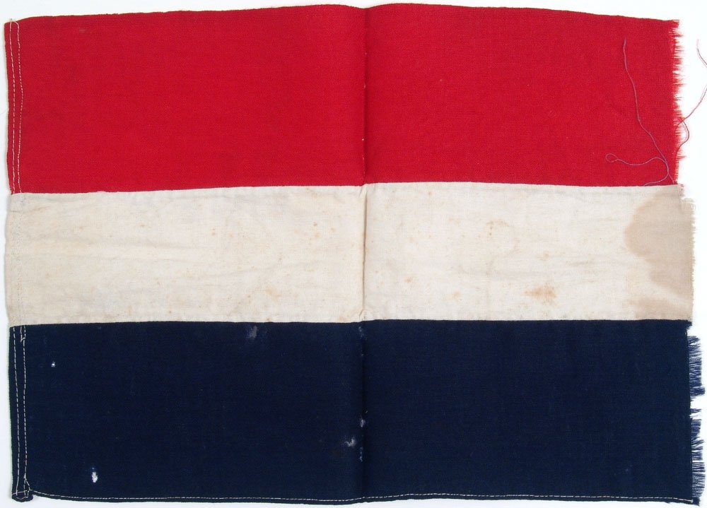 Old Dutch Netherlands Flag - Cotton Weave: This is a vintage Netherlands flag; we have no info on its age. From the estate of a flag collector. SIZE: Approx. 14 1/2" x 10 1/2". ****** We provide in-house shipping. Low shipping costs! Combine i