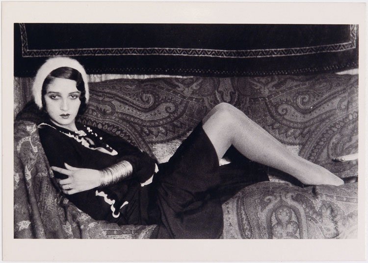 1986 JACQUES-HENRI LARTIGUE Photo Postcard: This is a vintage 1986 postcard featuring a 1931 photo titled Renee taken in Paris by photographer Jacques-Henri Lartigue. SIZE: Approx. 6" x 4 1/4". Jacques Henri Lartigue (June 13, 1894 ÃƒÆ’Ã�