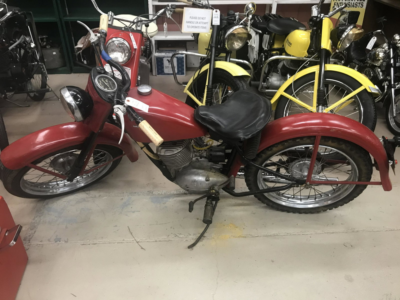 Harley Davidson Teleglide dirt bike.: Harley Davidson Teleglide dirt bike.
