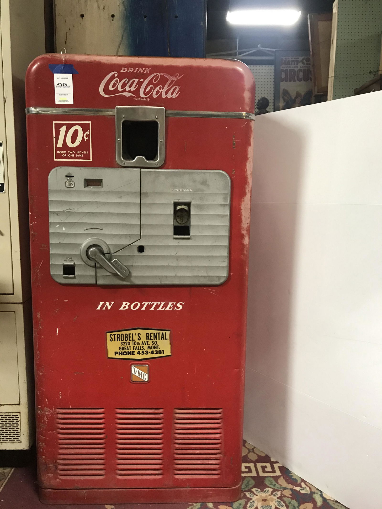 10 Cent Coke machine.  Unrestored, as is condition. (1 of 4)