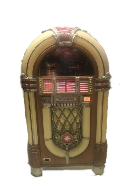 Wurlitzer Model 1015 Jukebox --one of the Golden Age: Wurlitzer Model 1015 Jukebox --one of the Golden Age Bubblers. Set to play 45 RPM records.