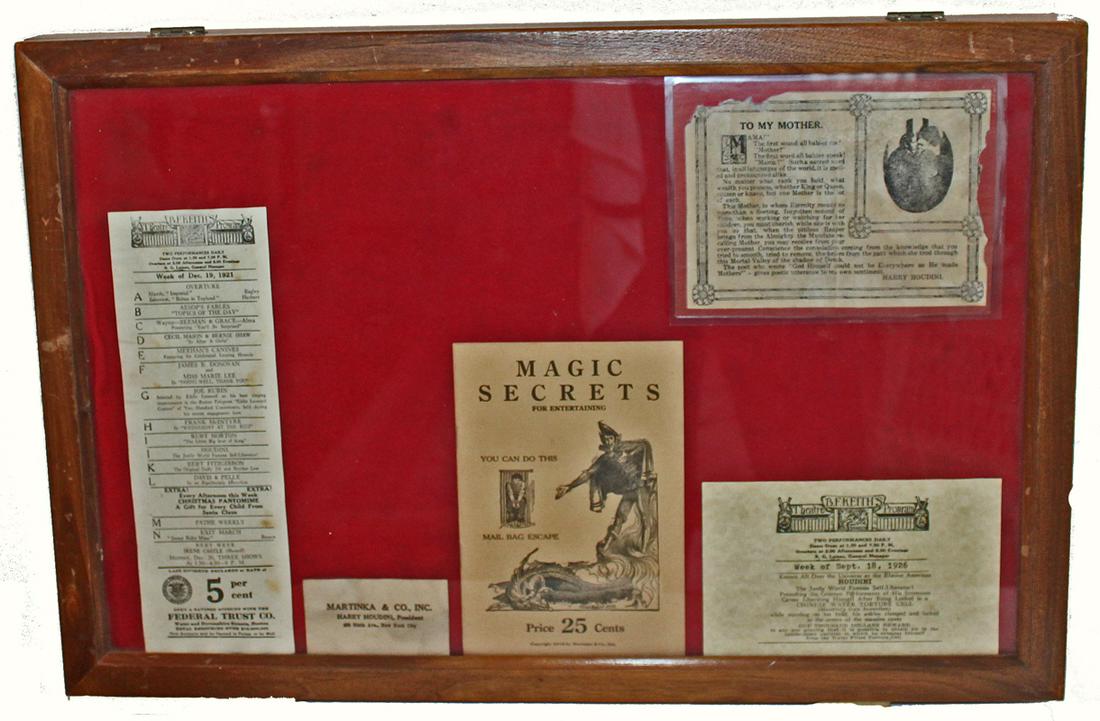 Nicely displayed collection of magic literature. (1 of 1)