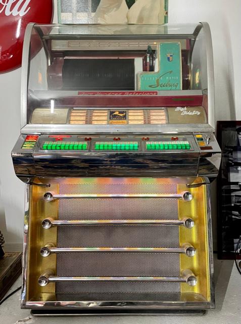SEEBURG V ROTARY DRUM JUKEBOX  EXCELLENT RESTORATION (1 of 1)