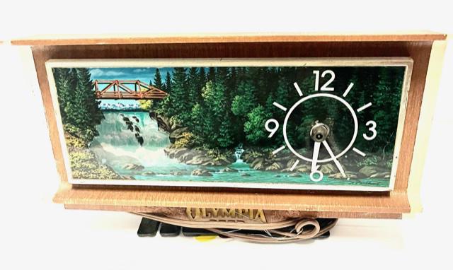 OLYMPIA BEER CLOCK (1 of 1)