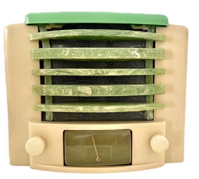 Kadette Classic radio, Bakelite and CATILIN (1 of 3)