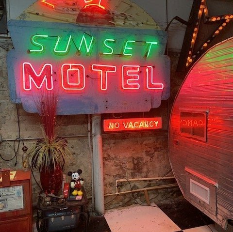 VINTAGE SUNSET MOTEL NO VACANCY NEON: NEON COLORS ARE BRIGHT AND VIVID NEON IS OPERABLE AS SEEN IN PHOTO