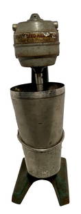 KRAFT MALTED MILK MIXER: VINTAGE KRAFT MALTED MILK MIXER POLAR CUB PRODUCT CORD IS IN POOR CONDITION SO WE HAVE NOT TESTED THIS ONE.
