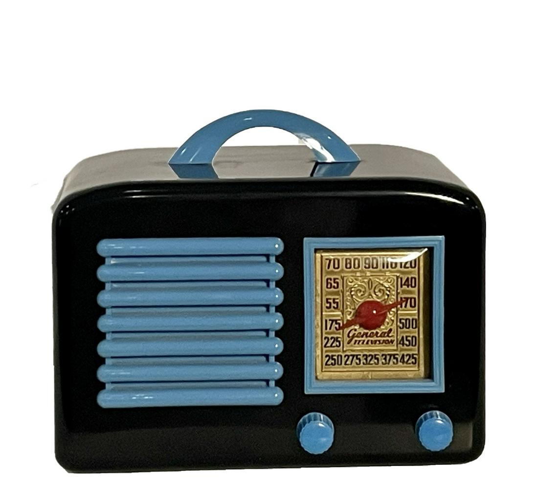 BLUE GENERAL TELEVISION AND RADIO CORP MODEL 5A5 TUBE RADIO (1 of 7)
