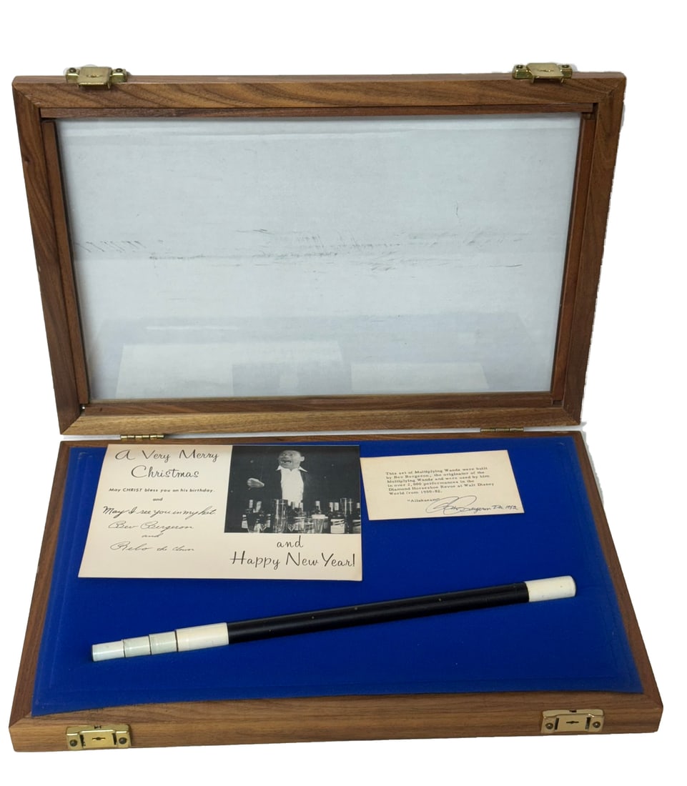 WAND AND SIGNED CHRISTMAS CARD OF BEV BERGERON, REBO THE CLOWN (1 of 4)