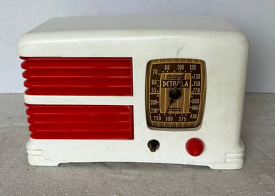 DETROLA TUBE RADIO