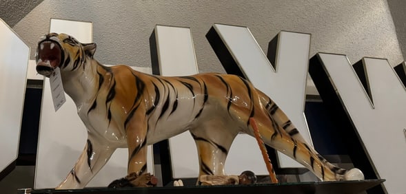 LARGE LIFESIZE TIGER SCULPTURE ITALIAN TALL PORCELAIN GLAZED CAPODIMONTE