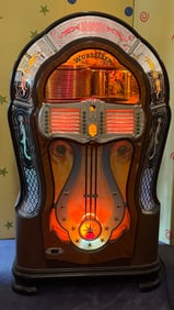 WURLITZER 1080 AKA MAE WEST JUKE BOX