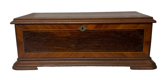 BEAUTIFUL WOODEN MUSIC BOX
