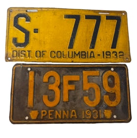 2 AUTOMOBILE LICENSE PLATES/ AUTO TAGS