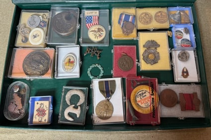 MIXED GROUP OF MILITARY AND POLITICAL MEDALS & PINS