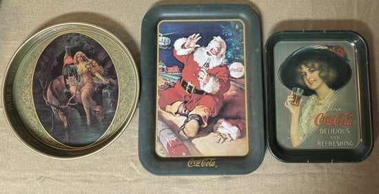 GROUP OF TRAYS COCA COLA & CLYSMIC