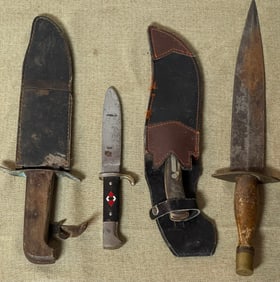 GROUP LOT OF OLDER KNIVES