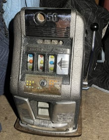 50c MILLS HIGH TOP SLOT MACHINE BLACK BEAUTY