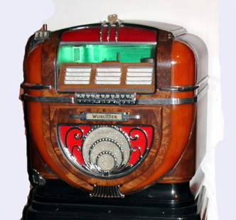 Wurlitzer Model 71 Jukebox: Very nice conditon, good finish on cabinet. Plays