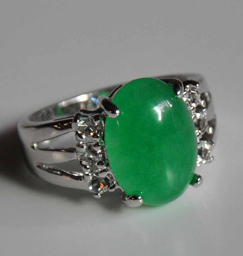 A women jadeite ring (1 of 5)