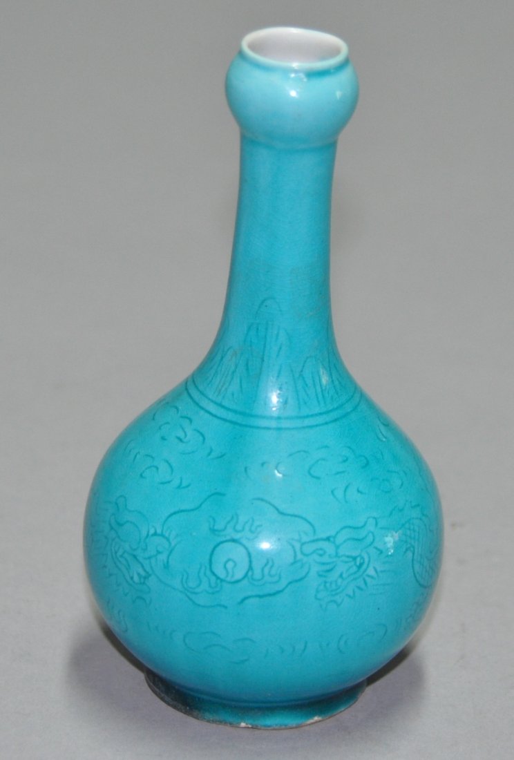 A Qing Yongzheng turquoise glaze vase (1 of 5)