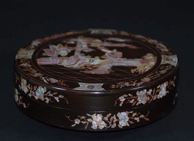 A Qing Dynasty mother-of-pearl inlaid wood cover box (1 of 4)